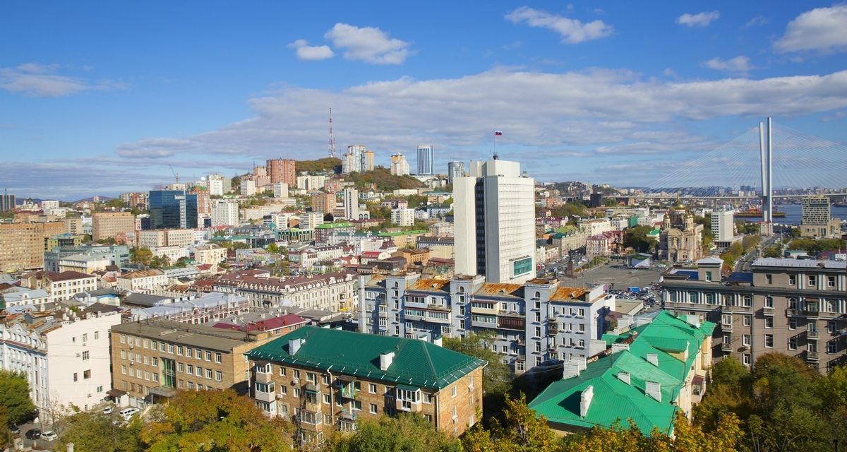 Во Владивостоке включили отопление в 1766 домах и 275 соцобъектах